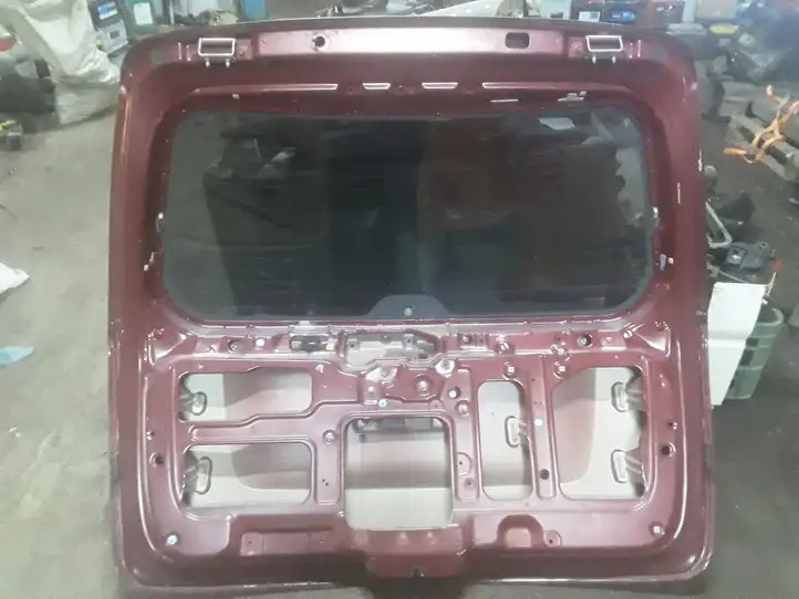 Kia Carnival (2006 - 2014) Крышка багажника — фото 2