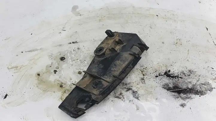 Toyota Corolla Verso E121 (2004 - 2007) 52580F010 Кронштейн заднего бампера — фото 2