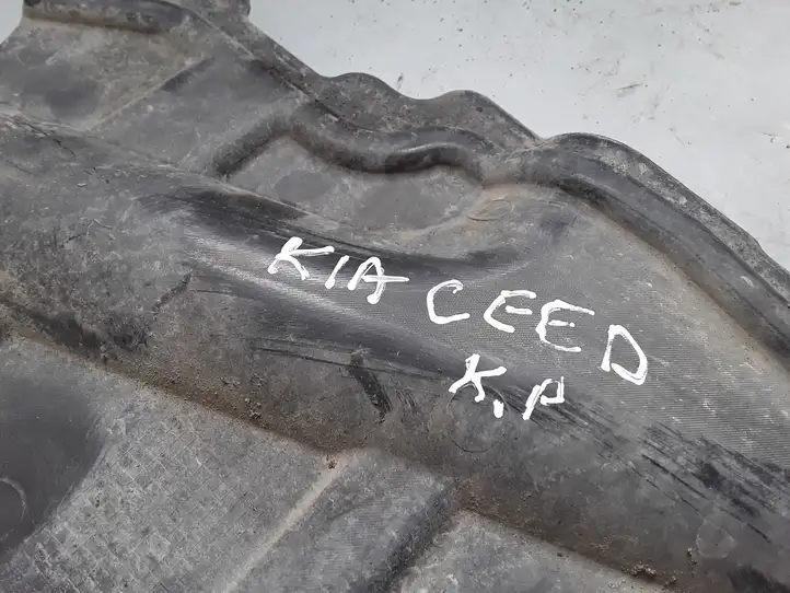 Kia Ceed (2010 - 2012) 291202H050 Боковая защита днища — фото 2