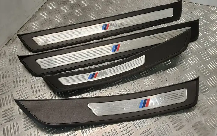 BMW 5 F10 F11 (2009 - 2016) 51478050051 Внутренняя отделка переднего порога — фото 2