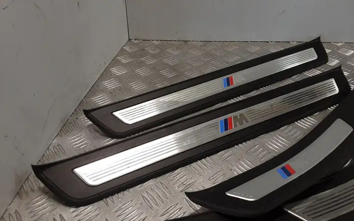 BMW 5 F10 F11 (2009 - 2016) 51478050051 Внутренняя отделка переднего порога — фото 3