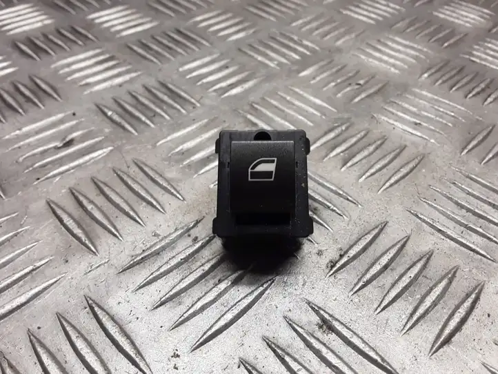 BMW 7 E65 E66 (2001 - 2008) 8379597 Кнопка стеклоподъемников — фото 1