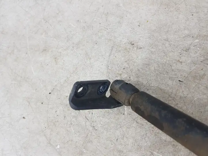 Mitsubishi Outlander (2007 - 2012) MR991807 Амортизатор крышки багажника — фото 3