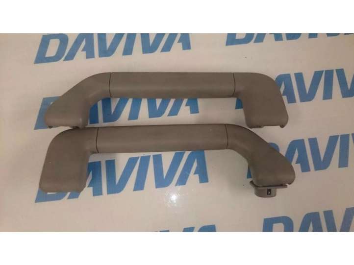 7L0857608A Volkswagen Touareg I Rankenėlė priekinė