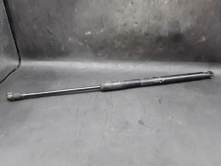 Toyota Verso (2009 - 2012) 689500F030 Амортизатор крышки багажника — фото 2