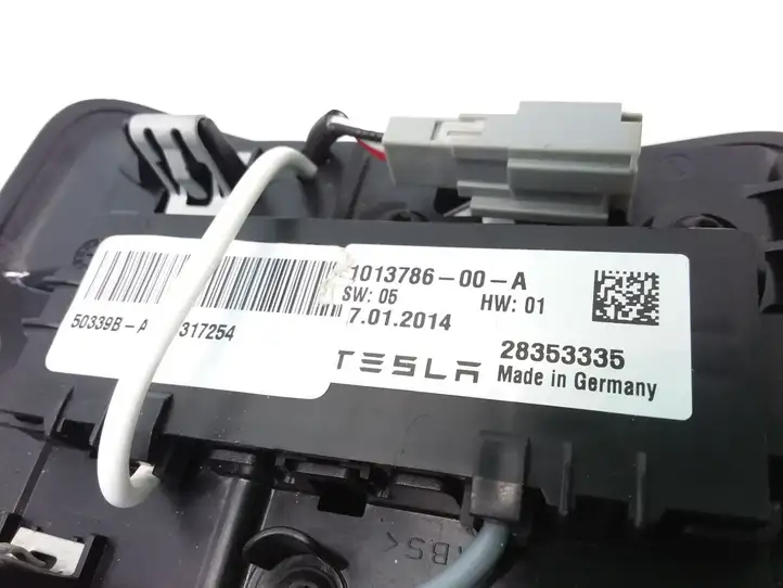 Tesla Model S (2016 - 2021) 101378600A Прочие блоки управления — фото 3