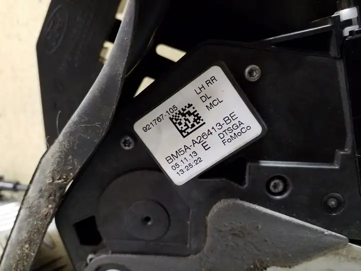 Ford Focus (2011 - 2015) BM5AA26413BE Замок задней двери — фото 3