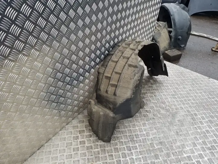 Ford Focus (2011 - 2015)   Задний подкрылок