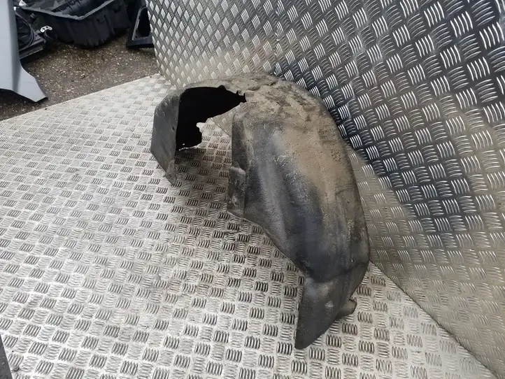 Ford Focus (2011 - 2015)   Задний подкрылок