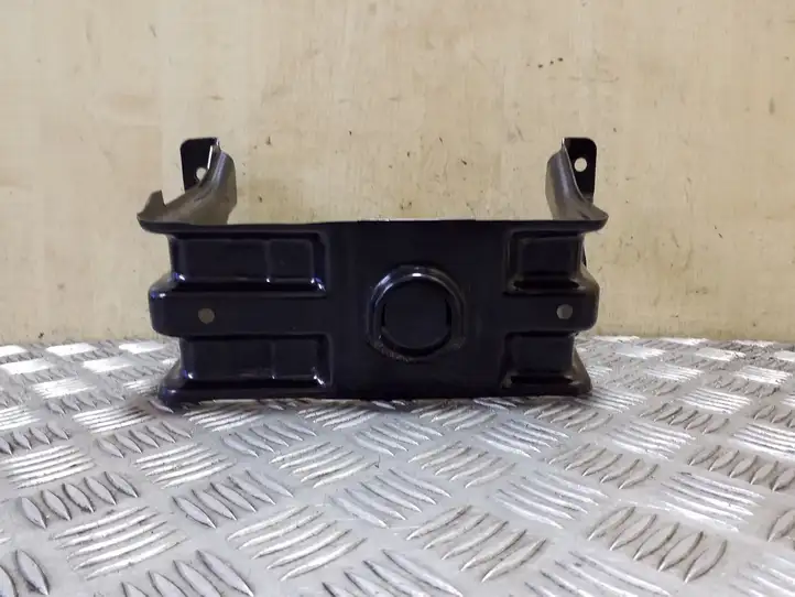 Audi A4 S4 B8 8K (2007 - 2011) 8K0802715A Кронштейн запасного колеса — фото 1
