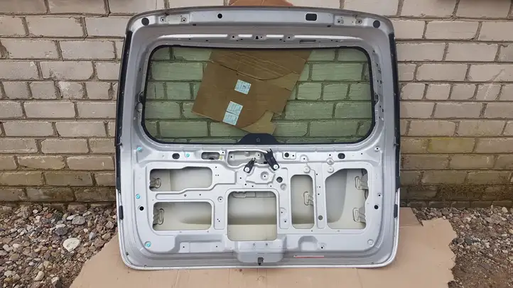 Kia Carnival (2006 - 2014) Крышка багажника — фото 4