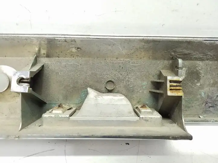 Chevrolet Captiva (2006 - 2011) 20921279 Подсветка номера — фото 7