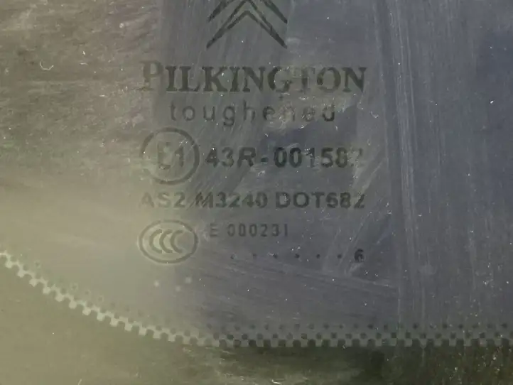 Citroen C4 (2004 - 2008) 43R001582 Заднее боковое стекло — фото 3