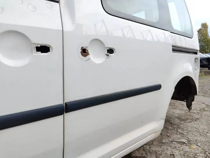 Volkswagen Caddy (2010 - 2015) Боковая раздвижная дверь — фото 7