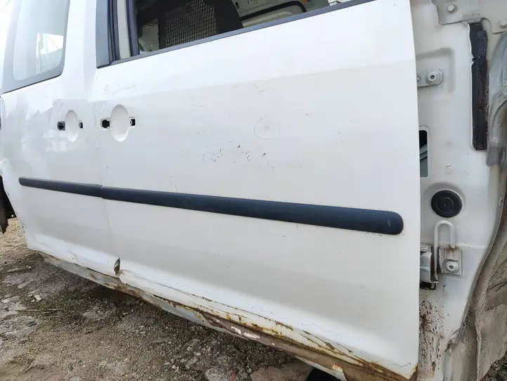 Volkswagen Caddy (2010 - 2015) Дверь — фото 3
