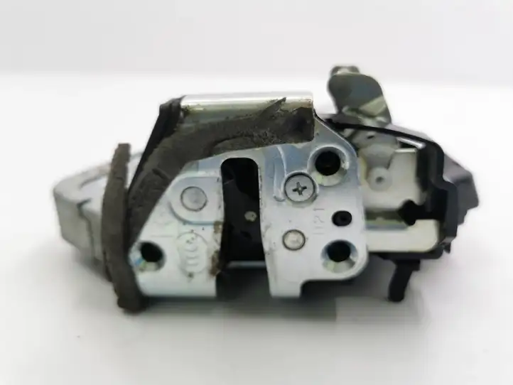 Toyota RAV 4 (XA30) (2006 - 2016) 7L1308 Замок задней двери — фото 2