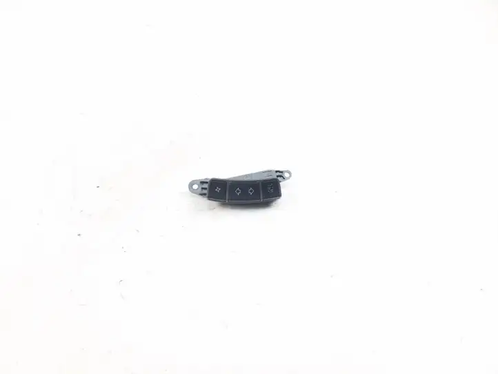BMW 7 E65 E66 (2001 - 2008) 6911586 Кнопки на рулевом колесе — фото 1