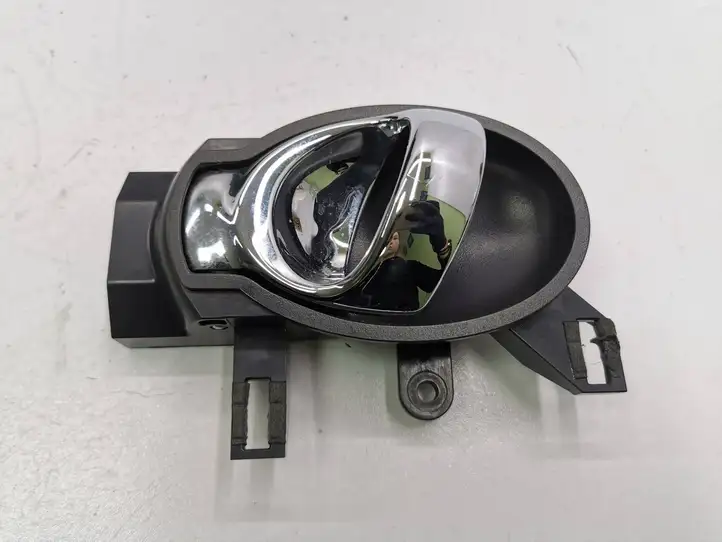 Nissan Juke I F15 (2010 - 2018) Внутренняя ручка задней двери — фото 1