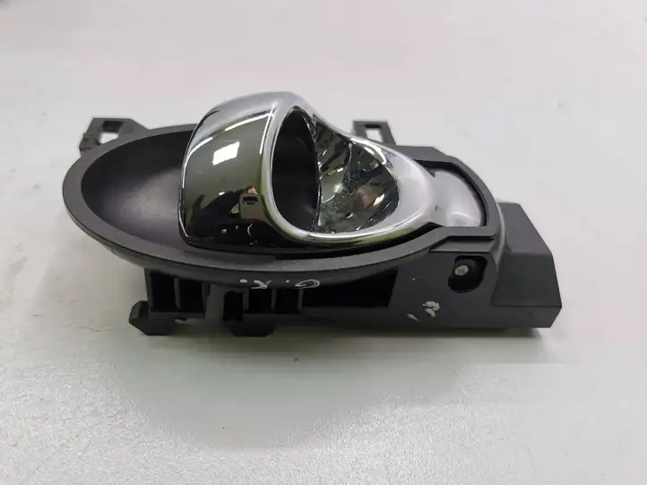 Nissan Juke I F15 (2010 - 2018) Внутренняя ручка задней двери — фото 4