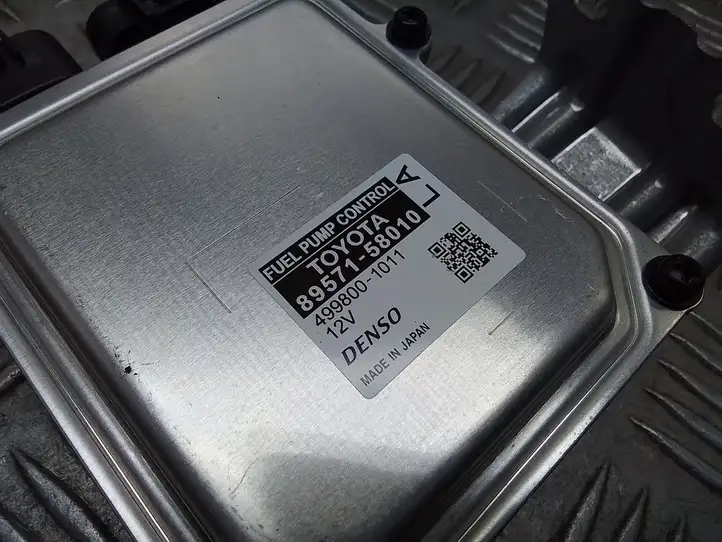 Lexus RX 450H (2015 - 2019) 8957158010 Блок управления топливным насосом — фото 3