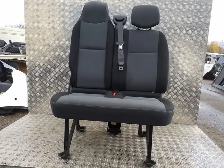 Nissan NV400 (2012 - 2020) Переднее сиденье пассажира — фото 4