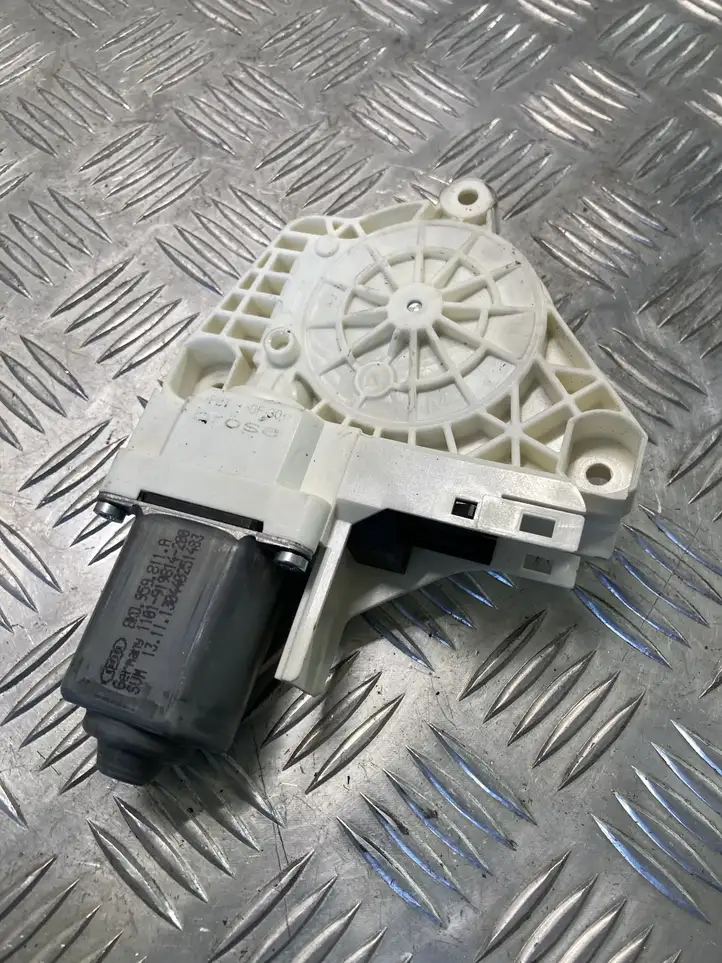Audi A6 C7 (2011 - 2014) 8K0959811A Стеклоподъемник задней двери — фото 3