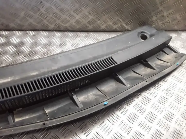 Toyota Auris 150 (2006 - 2012) 5575102110 Накладка стоек лобового стекла — фото 1