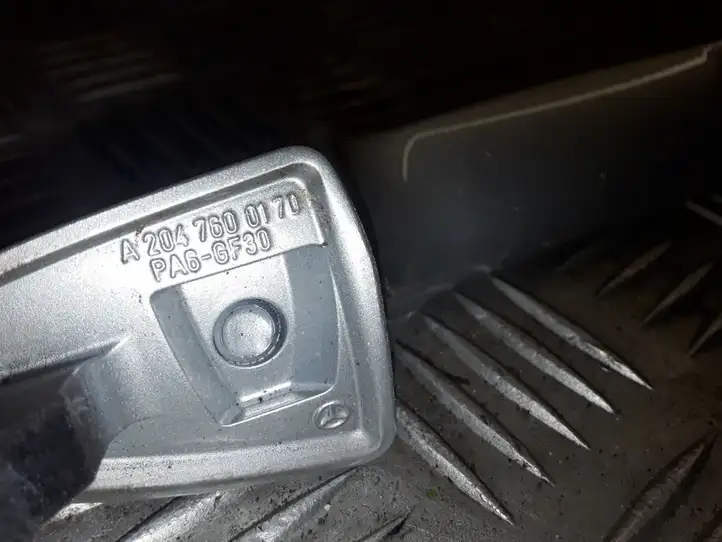 Mercedes-Benz C W204 (2007 - 2014) A2047600170 Наружная ручка задней двери — фото 2