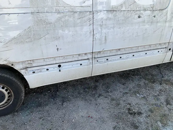 Mercedes-Benz Sprinter W907 W910 (2018 - ) Задний порог кузова — фото 2