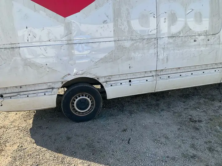 Mercedes-Benz Sprinter W907 W910 (2018 - ) Задний порог кузова — фото 3