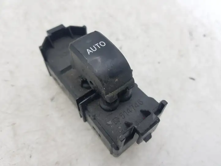Toyota Avensis Verso (2001 - 2004) 8403044020 Блок кнопок стеклоподъемников — фото 1