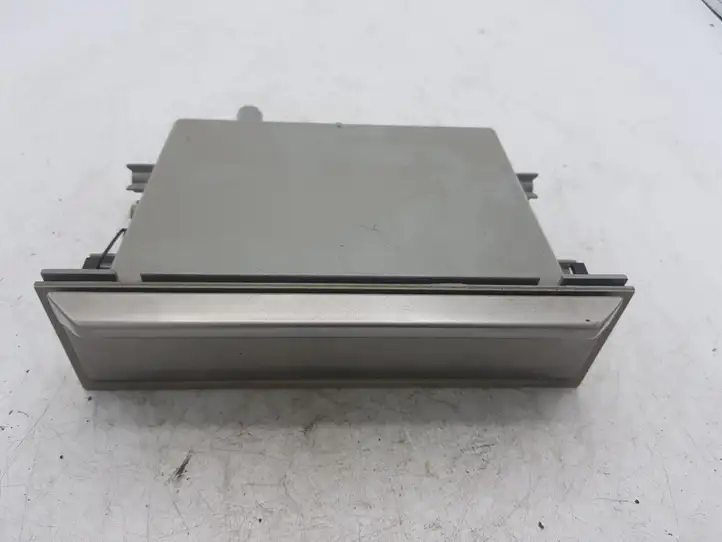 Nissan X-Trail T30 (2001 - 2007) 68475WL000 Вещевой ящик — фото 1