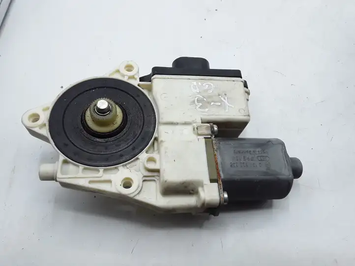 BMW X3 E83 (2003 - 2010) 0130822236 Стеклоподъемник задней двери — фото 1