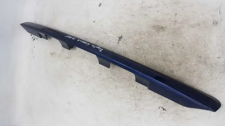 Toyota Corolla Verso E121 (2004 - 2007) 768110F010 Подсветка номера — фото 1