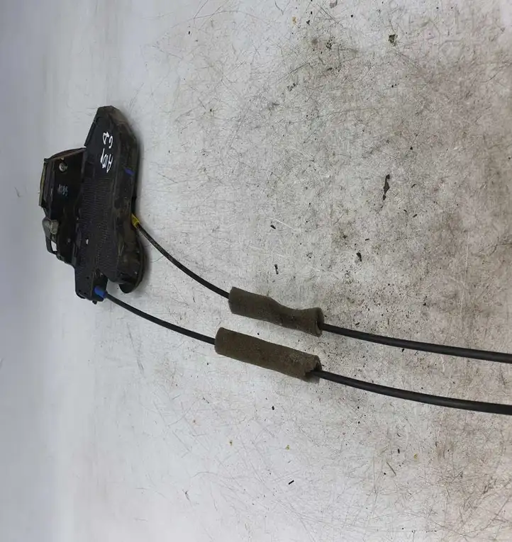Toyota Corolla Verso AR10 (2004 - 2009) Замок задней двери — фото 1