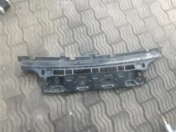 Jeep Grand Cherokee (WK) (2004 - 2010) 55156878A Облицовка радиатора — фото 1