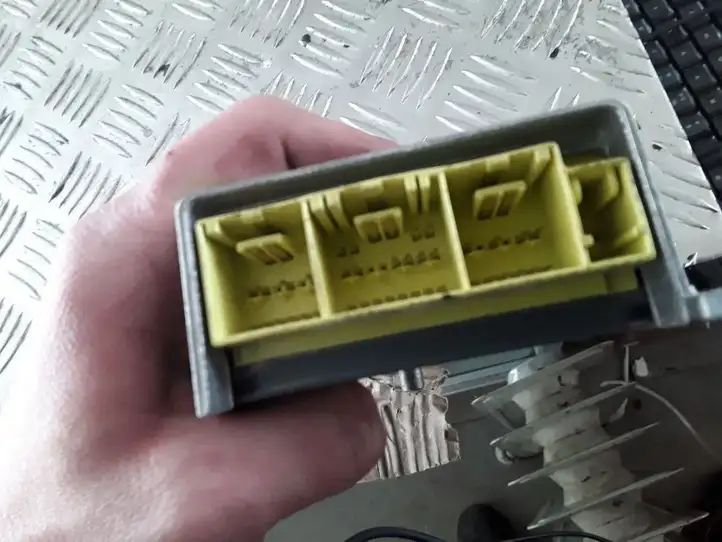 Nissan Note (E11) (2006 - 2014) 0285001912 Блок управления SRS — фото 2