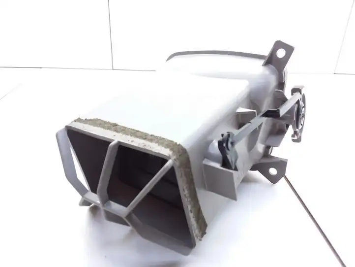 Nissan (2000 - 2006) 68760BU200 Боковой воздушный дефлектор — фото 2