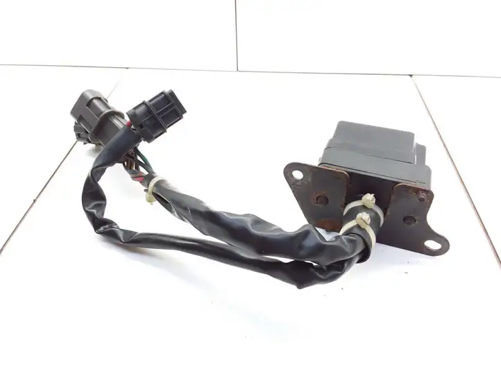 Subaru Outback (1998 - 2003) 27538AE000 Блок монтирования реле — фото 2