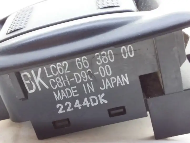 Mazda MPV (1999 - 2006) LC626638000 Блок кнопок стеклоподъемников — фото 3