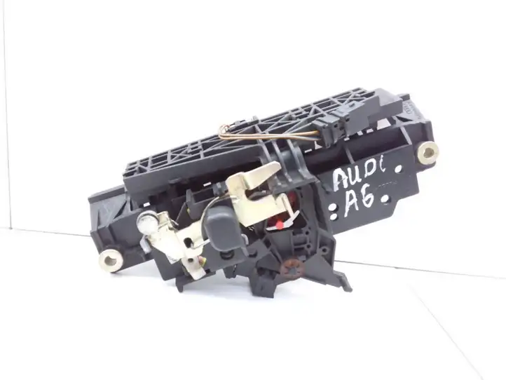Audi A6 S6 C5 4B (1997 - 2001) 8D9827565 Ручка крышки багажника — фото 3