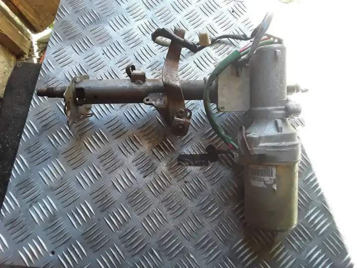 Toyota Corolla E120 E130 (2000 - 2004) 4520002160 Насос гидроусилителя руля — фото 1