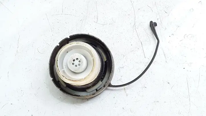 Toyota Avensis Verso (2001 - 2004) Крышка топливного бака — фото 2
