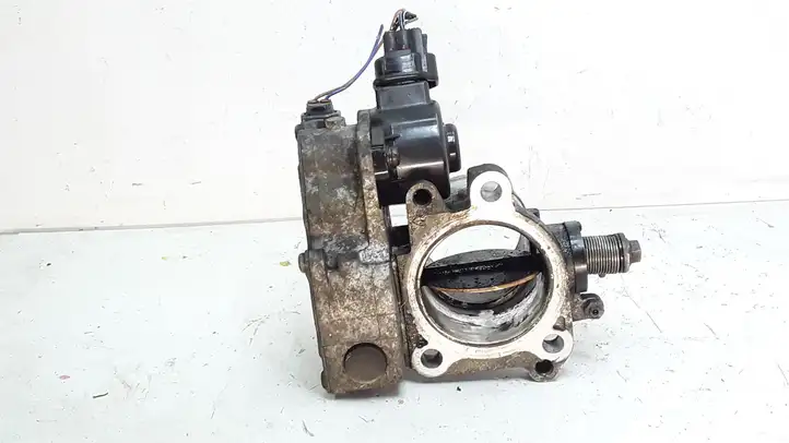 Toyota Avensis Verso (2001 - 2004) 8967221020 Дроссельная заслонка — фото 1
