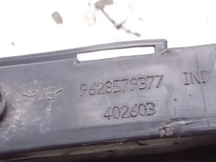 Peugeot 206 (1998 - 2012) 9628579377 Нижняя решетка переднего бампера — фото 2