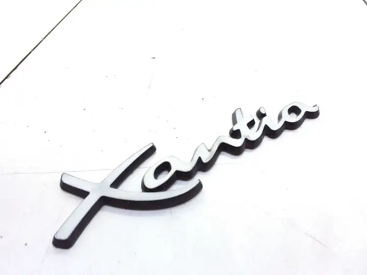 Citroen Xantia (1998 - 2002) 9617361280 Эмблема производителя — фото 2