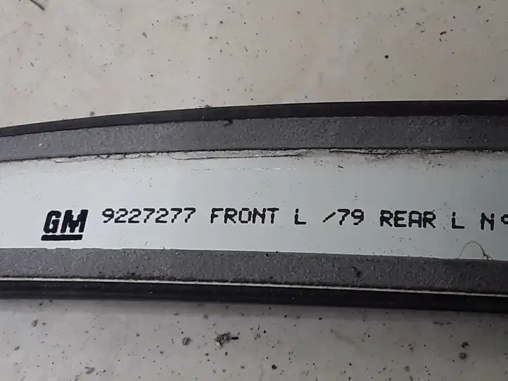 Opel Corsa C (2003 - 2006) 9227277 Молдинг заднего крыла — фото 2