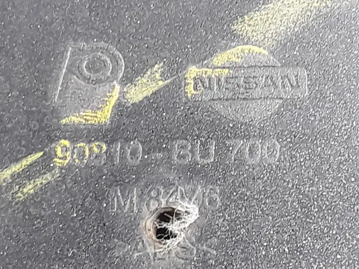 Nissan (2000 - 2006) 90810BU700 Подсветка номера — фото 1