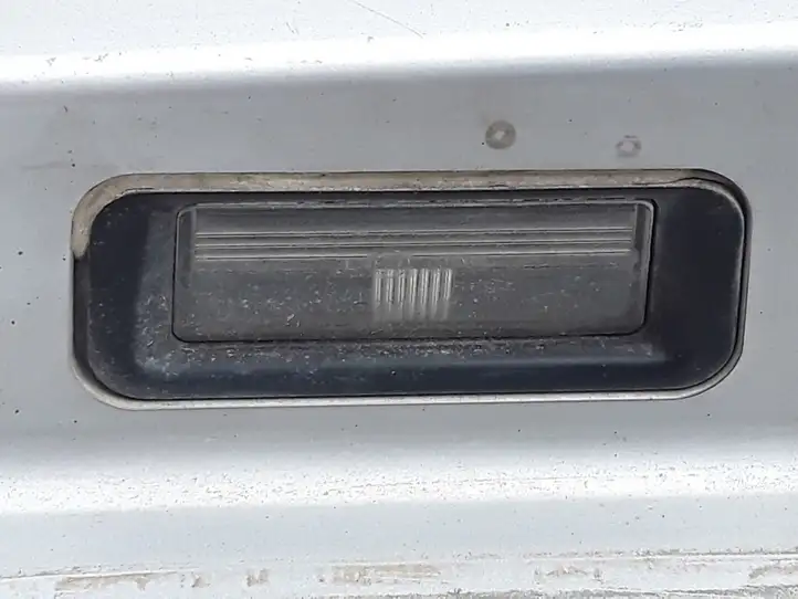 Nissan (2000 - 2006) 90810BU700 Подсветка номера — фото 4