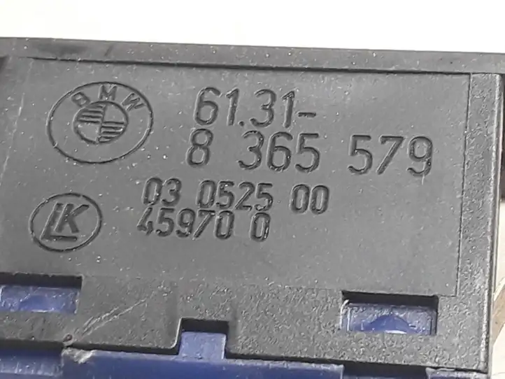 BMW 5 E39 (1996 - 2003) 61318365579 Кнопка закрытия багажника — фото 2